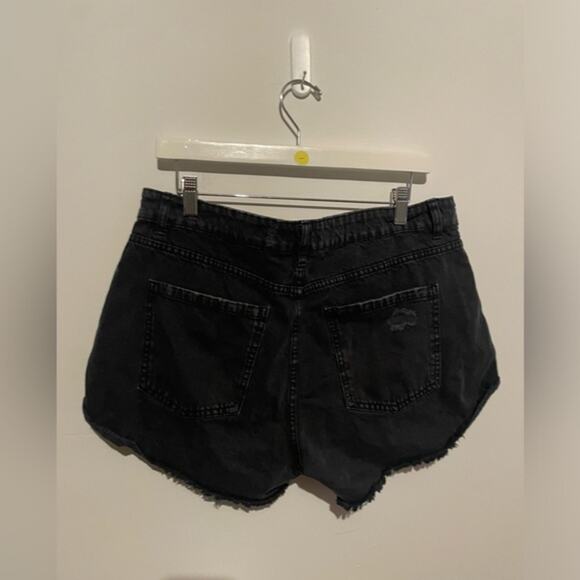 Cotton On Distressed black denim shorts by‎ size 12 - Picture 6 of 6